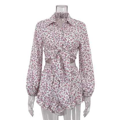 Conjunto de dos piezas con camisa de manga larga y cuello con volantes y pantalones cortos para mujer con estampado floral
