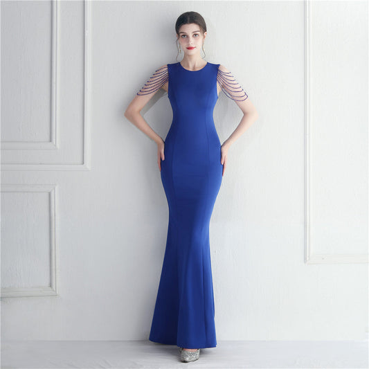 Vestido largo de cola de pez con cuentas para dama de honor invitada a la boda