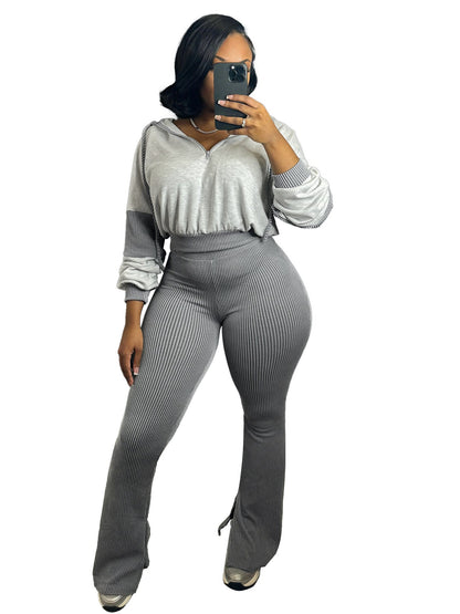 Conjunto de dos piezas de suéter con tiras torcidas, capucha y pantalones acampanados con costuras para mujer