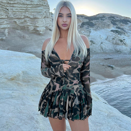 Vestido plisado con cuello halter y manga larga con estampado de patrón de ropa para mujer