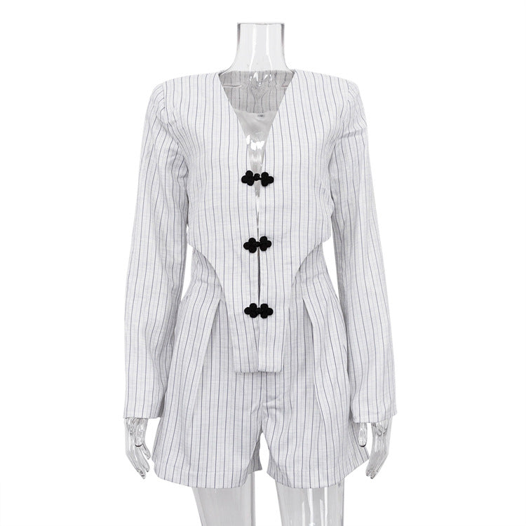 Ropa de primavera para mujer, diseño de nicho chino, chaqueta de manga larga con escote en V profundo, pantalones cortos de cintura alta, conjunto a rayas