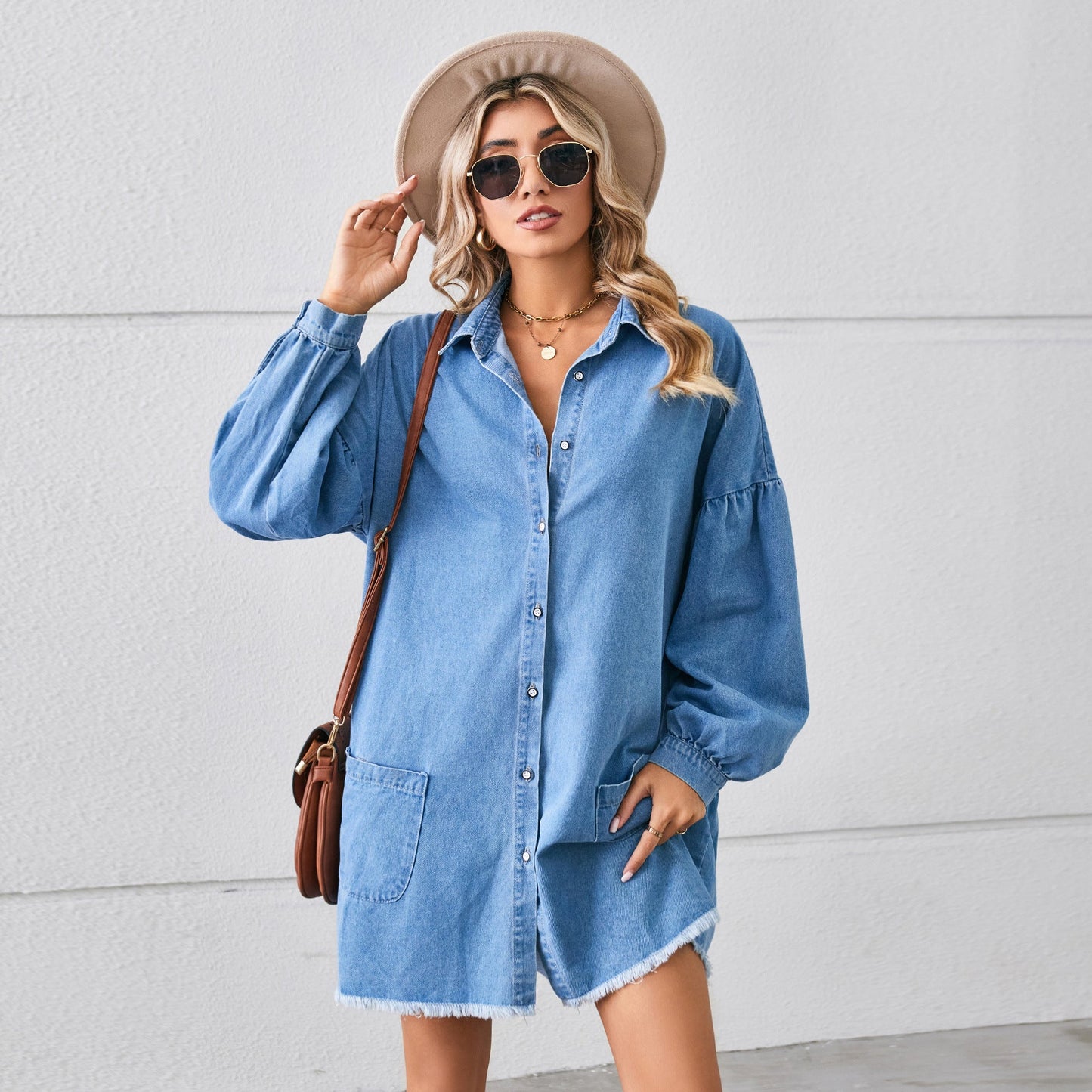 Vestido midi holgado de mezclilla deshilachada de manga larga para mujer