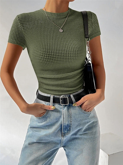 Camiseta de punto de manga corta con cuello redondo plisado y corte entallado para primavera y verano