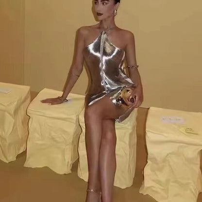 Vestido de moda con borlas, cuello halter y espalda descubierta para primavera y verano
