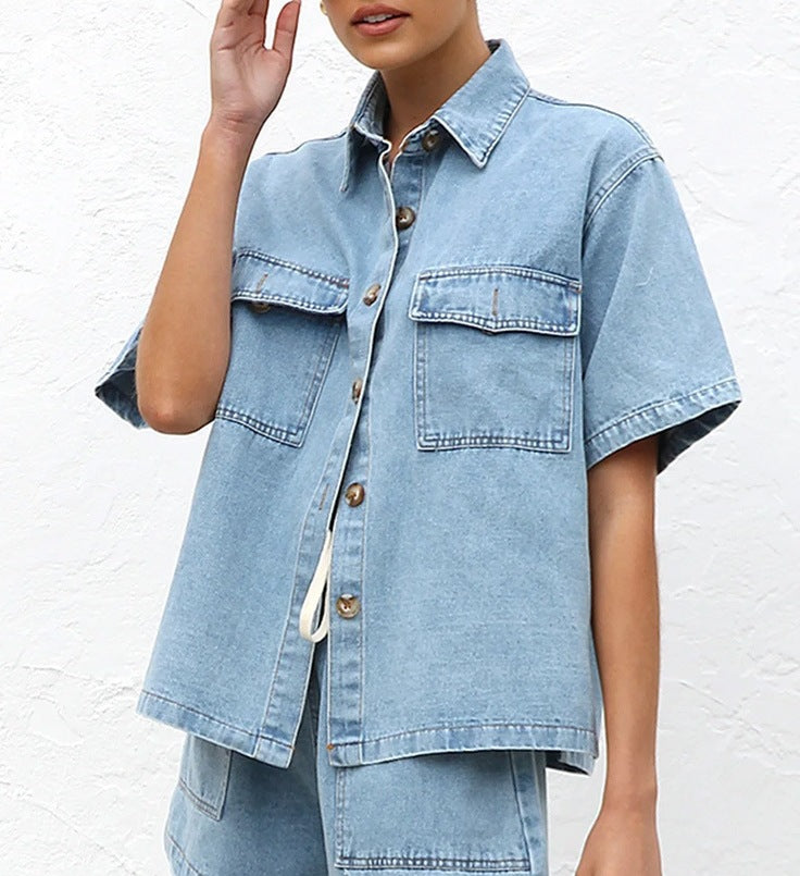 Conjunto de dos piezas de camisa y pantalones cortos de mezclilla de manga corta con bolsillos sueltos estilo retro informal