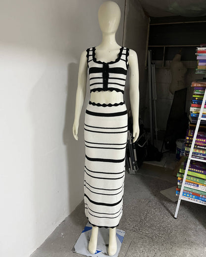 Conjunto de camiseta sin mangas informal a rayas para mujer, estilo bohemio playero con falda larga de color contrastante, tejido de punto