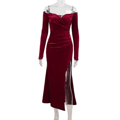 Vestido elegante de terciopelo con abertura alta y hombros descubiertos para mujer