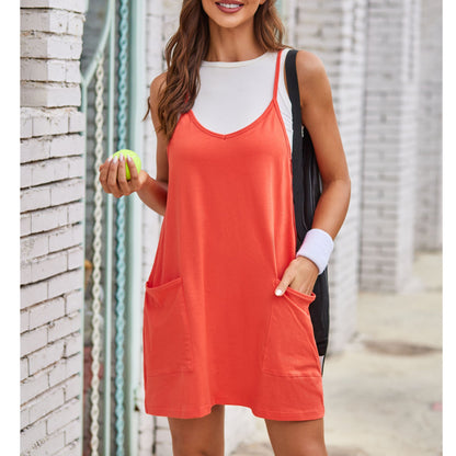 Vestido de tres piezas con tirantes y pantalones cortos con tirantes