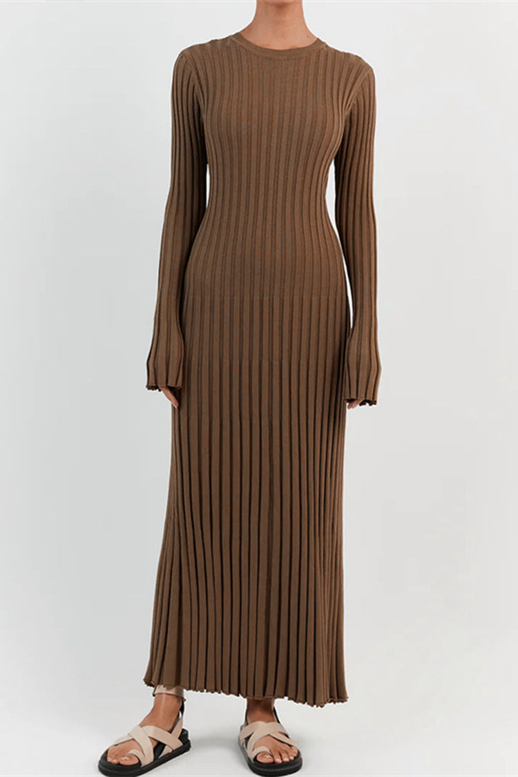 Vestido de punto ajustado con cuello redondo y manga larga, vestido de otoño tipo suéter con rayas hundidas y base de color liso.