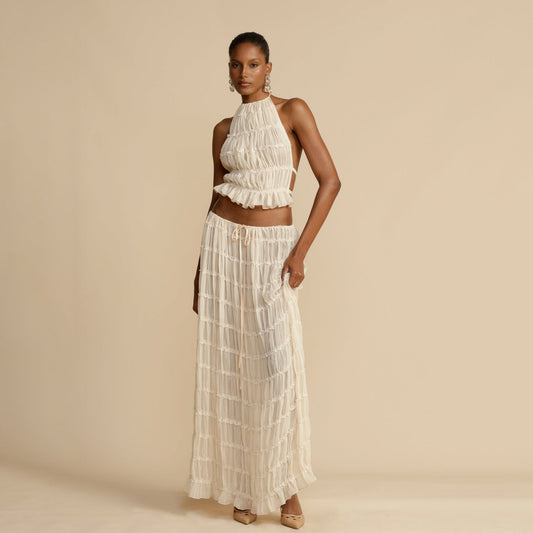 Conjunto de dos piezas de vestido plisado con orejas de madera y top de tirantes con cuello halter y cordones sin espalda