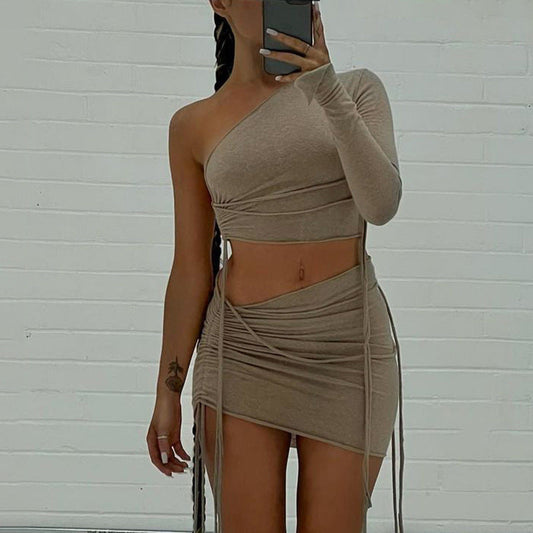 Conjunto de vestido con top corto de un hombro y cordón lateral ajustado para mujer