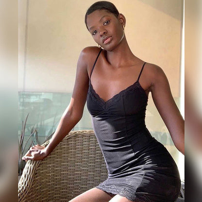 Tendencias de verano Ropa de mujer Vestido ajustado con borde de encaje y tirantes finos