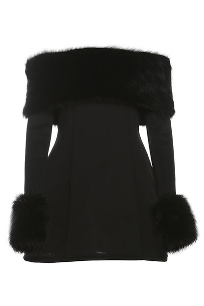 Vestido mini con hombros descubiertos y cuello de piel Regina 
