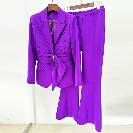 Conjunto de blazer y pantalón ajustado con cinturón asimétrico para mujer