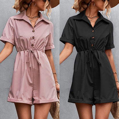 Mono de manga corta con cuello camisero y cordones, popular para primavera y verano