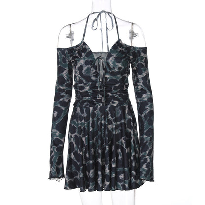 Vestido plisado con cuello halter y manga larga con estampado de patrón de ropa para mujer