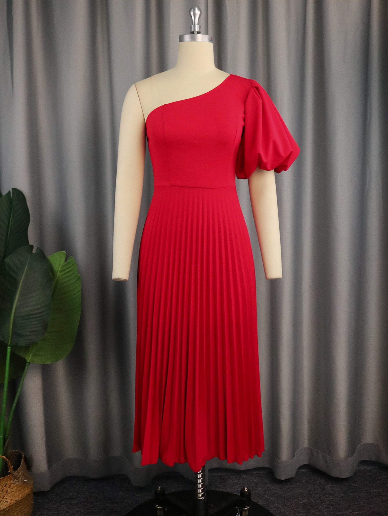 Vestido plisado informal de primavera Aomei con un solo hombro y cuello diagonal, ideal para salidas de primavera, vacaciones en la playa, con mangas abullonadas.