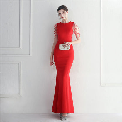 Vestido largo de cola de pez con cuentas para dama de honor invitada a la boda