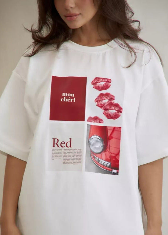 Mon Chéri Graphic Tee – Oversized White T-Shirt with Lip Print