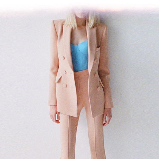 Traje de dos piezas con blazer cruzado ajustado y pantalón acampanado de Goods Stars