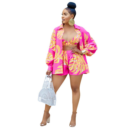 Conjunto de tres piezas de camiseta y pantalones cortos con estampado digital sexy para mujer de verano