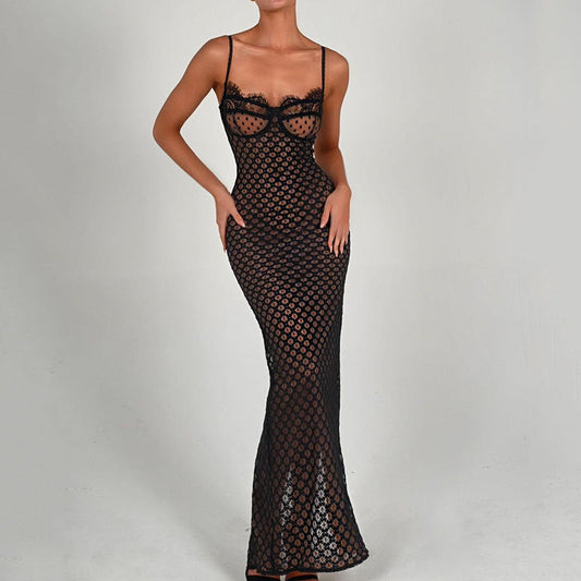 Vestido ajustado con tirantes y encaje, sexy, sin espalda y con abertura en los hombros.