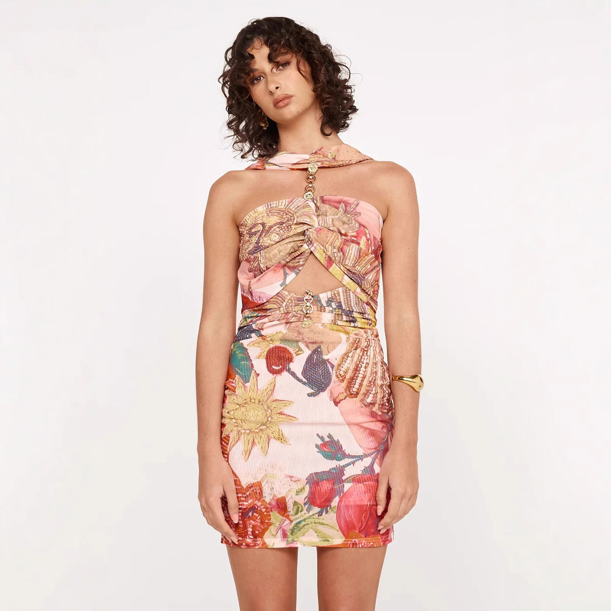 Vestido de primavera-verano con cuello halter y estampado de malla, elástico e informal para vacaciones.