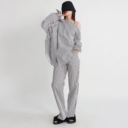 Conjunto de camisa urbana informal sencilla de otoño con múltiples bolsillos, pantalones rectos de cintura media y rayas asimétricas irregulares