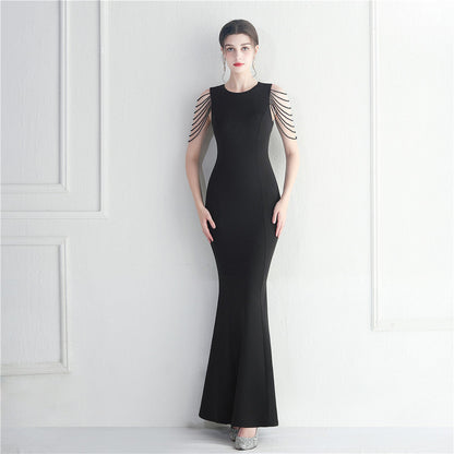 Vestido largo de cola de pez con cuentas para dama de honor invitada a la boda