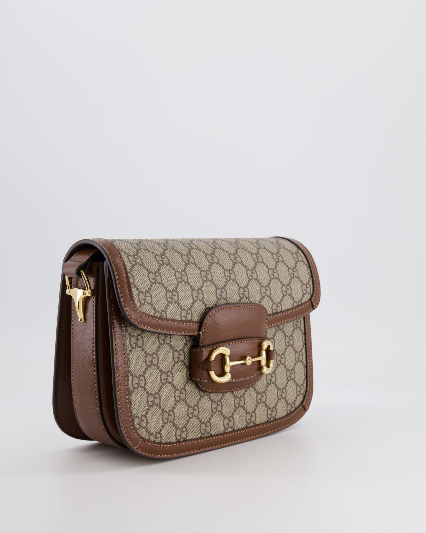 Gucci Horsebit 1955 Medium Shoulder Bag in Beige/Dark Brown GG Supreme Monogram Canvas & Brown Leather Trim with Gold Hardware RRP £2,400