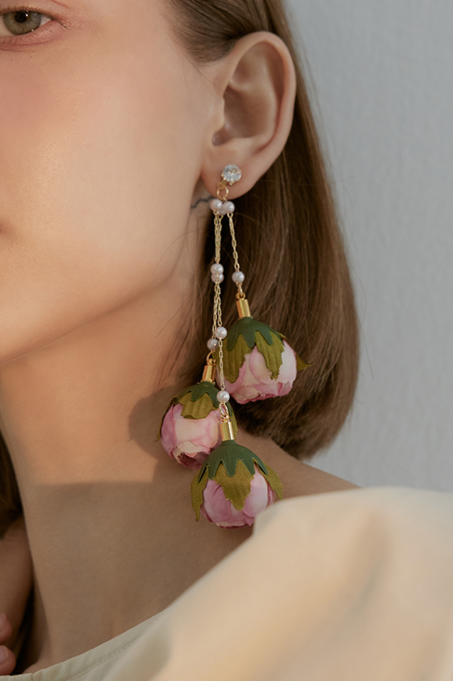 Tassel Earrings in Rose