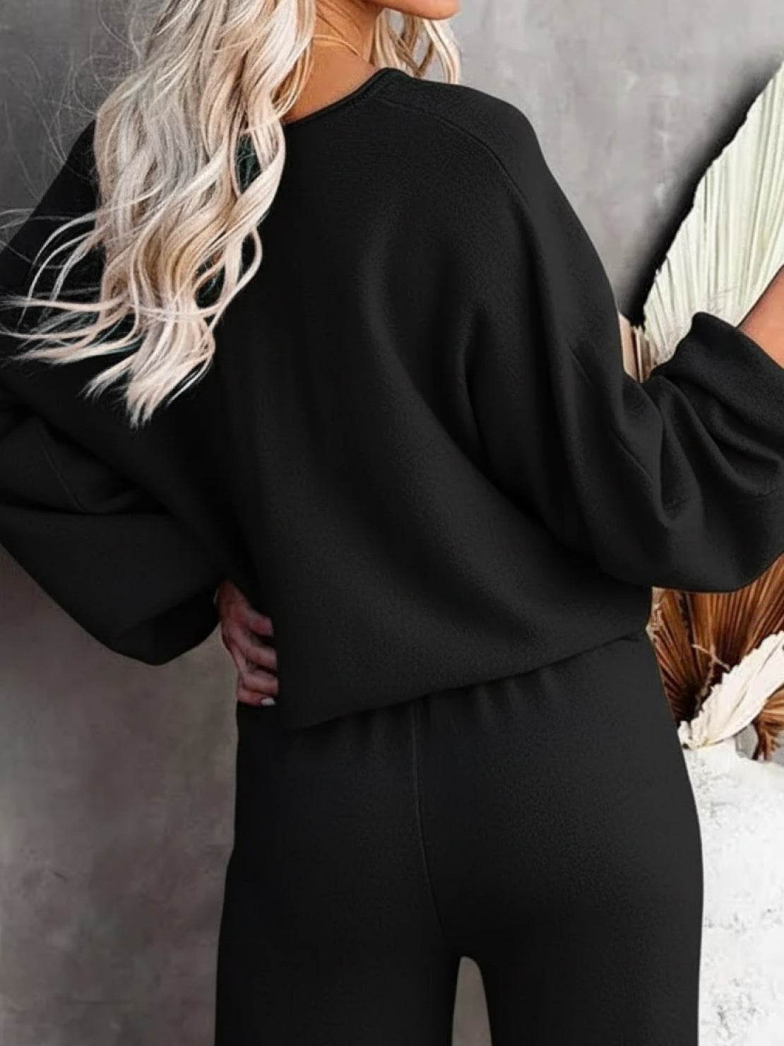 Hailey | Women's Cropped Sweatshirt and Wide-Leg Pants Lounge Set