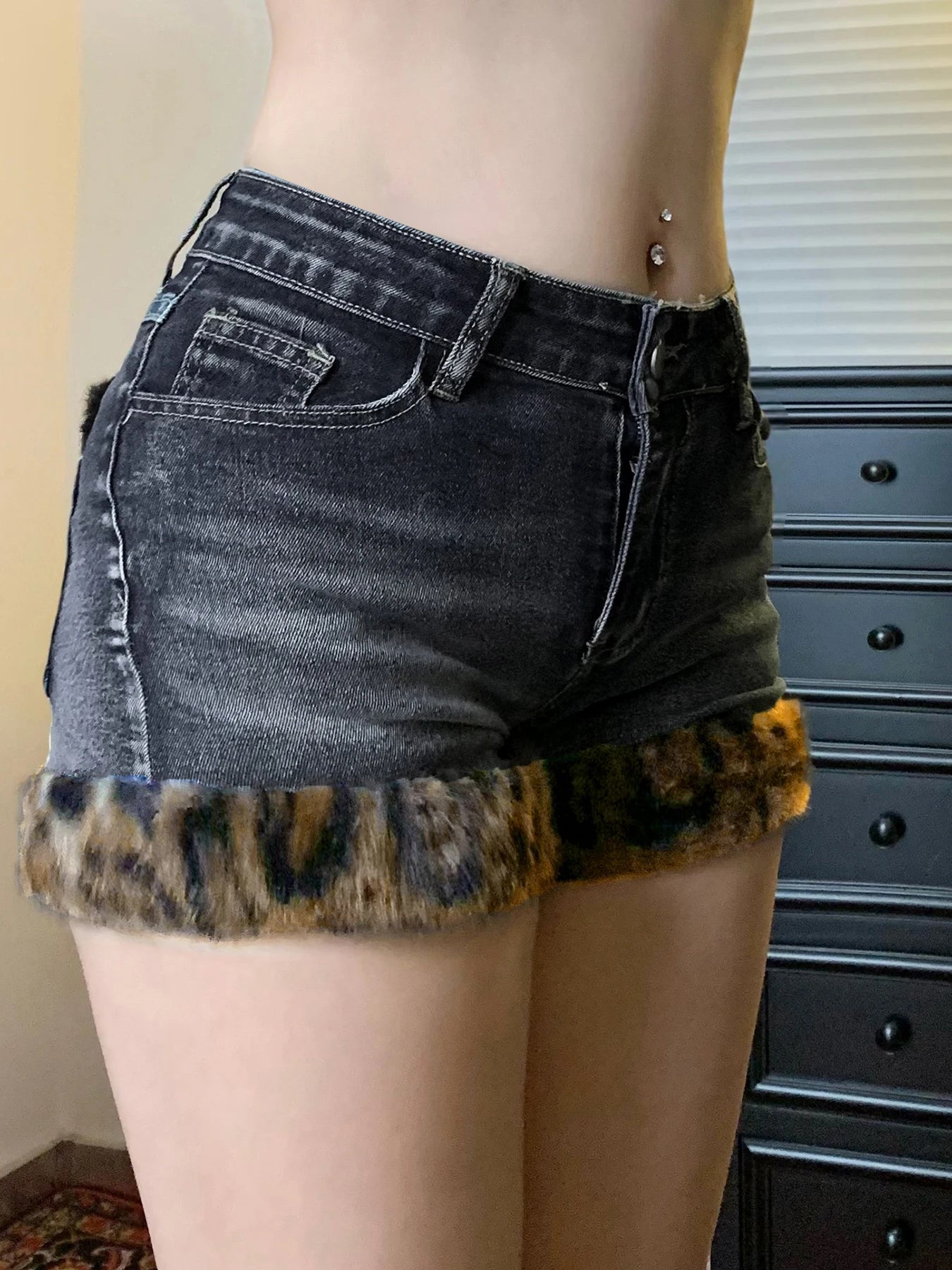 Fashion Y2k Leopard Faux Fur Spliced Jean Shorts Women Chic Trendy Street Shorts Retro Exquisite