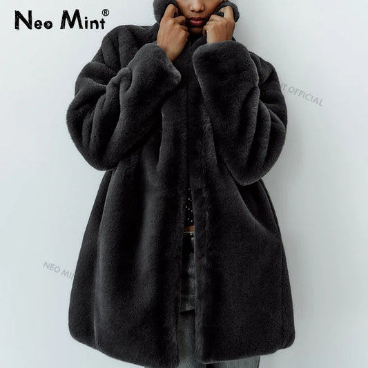 Abrigo de piel sintética de conejo para mujer, chaqueta gruesa y cálida de diseñador de marca, abrigo clásico gris oscuro con cuello de piel
