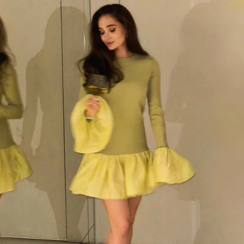 Vestido mini de punto para mujer, de manga larga, con mangas acampanadas, empalmado, para otoño e invierno, corte en A, dulce, ajustado, ropa para mujer