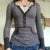 Camiseta vintage Y2K Grunge Emo de los años 00, con rayas negras y grises, cuello en V, manga larga, estilo jersey, estilo retro chic de otoño para mujer, estilo gótico.