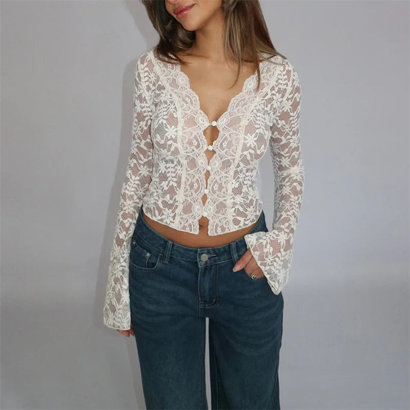 Blusa de encaje estético para mujer Y2K, transparente, floral, con cuello en V, acampanada, de manga larga, elegante, para mujer, ropa de calle