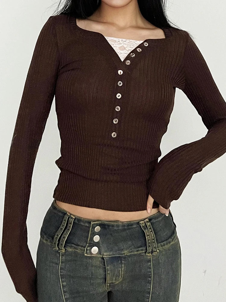 Camiseta básica ajustada de manga larga con encaje de contraste y retazos acanalados para mujer, color marrón, estilo retro americano, para primavera y otoño.
