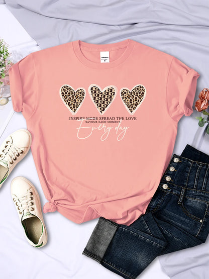 Spread More Love Every Day Printing T-Shirt Women Casual Breathable Tshirts Soft Casual Tees Vintage Loose Short Sleeve Female