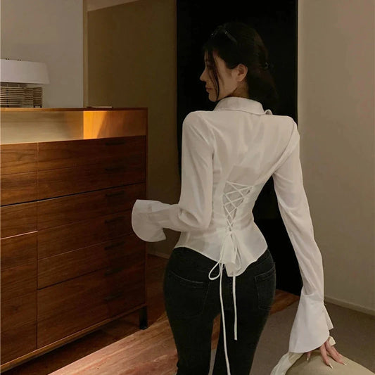 Camisas de vendaje para mujer, ropa de calle, blusas blancas acampanadas de manga larga, blusas ajustadas, moda coreana de primavera, blusas casuales con cordones negros que combinan con todo.