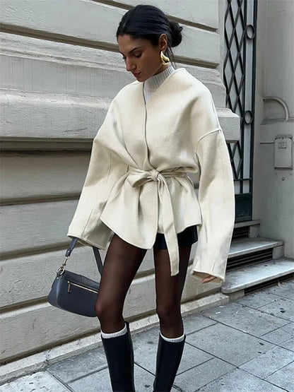 Abrigo blanco con cordones y cuello en V para mujer, holgado, de calle, de manga larga, con parches, para otoño, estilo vendaje, nuevo