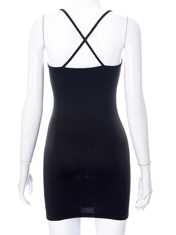 Vestido negro con anillo de corazón para mujer, traje de club de una pieza, vestido de noche sexy con agujeros, vestido de tirantes finos súper corto.