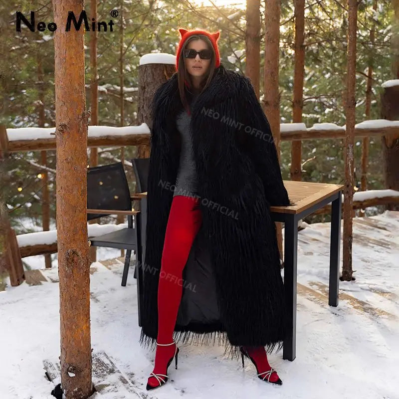 Abrigo largo de piel de pavo ecológico para mujer, chaqueta de piel sintética con borlas de lujo para invierno, abrigo grueso y cálido y esponjoso.