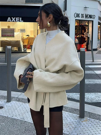Abrigo blanco con cordones y cuello en V para mujer, holgado, de calle, de manga larga, con parches, para otoño, estilo vendaje, nuevo
