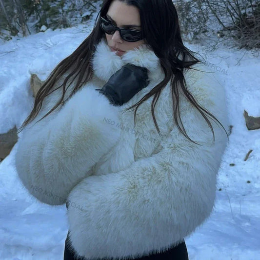 Chaqueta icónica de moda de Kendall Jenner con piel de zorro blancanieves para mujer, abrigo de piel sintética cálido y esponjoso de invierno para niñas, ropa de calle