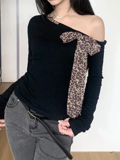 Blusa Y2k de manga larga ajustada con cuello oblicuo y estampado de leopardo con cordones para otoño