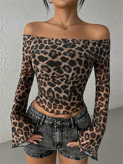 Camiseta de malla con estampado de leopardo para mujer, top corto Y2k de manga larga con hombros descubiertos, camiseta ajustada con contraste para mujer
