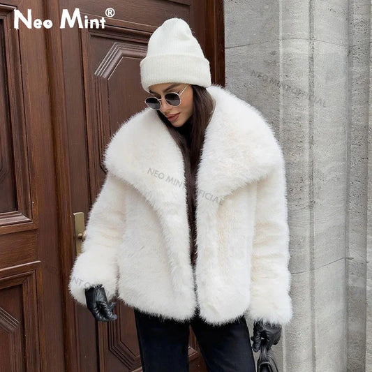 Abrigo de piel sintética con cuello peludo para mujer, chaqueta de piel de zorro esponjosa de moda de montaña blanca como la nieve, para invierno