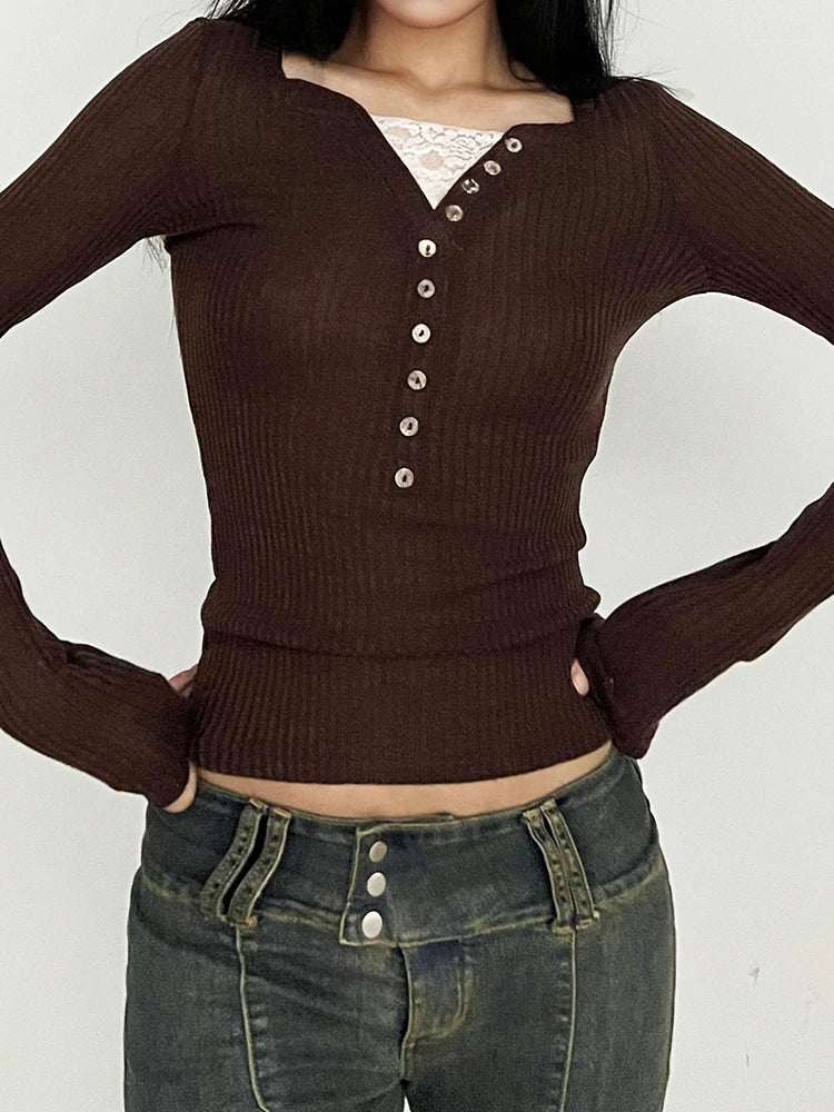 Camiseta básica ajustada de manga larga con encaje de contraste y retazos acanalados para mujer, color marrón, estilo retro americano, para primavera y otoño.