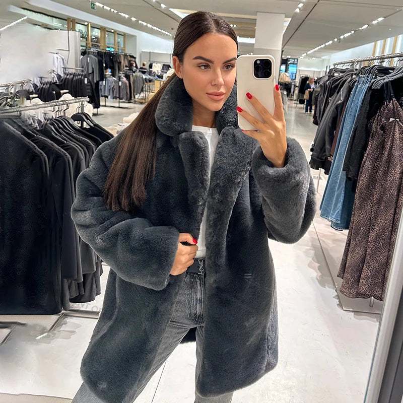 Abrigo de piel sintética de conejo para mujer, chaqueta gruesa y cálida de diseñador de marca, abrigo clásico gris oscuro con cuello de piel